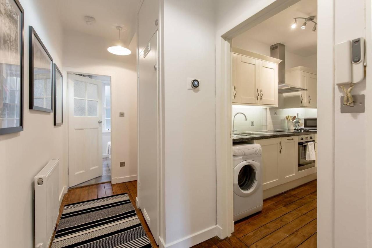 Altido Unique & Stylish Grassmarket Apt - Close To Castle เอดินบะระ ภายนอก รูปภาพ