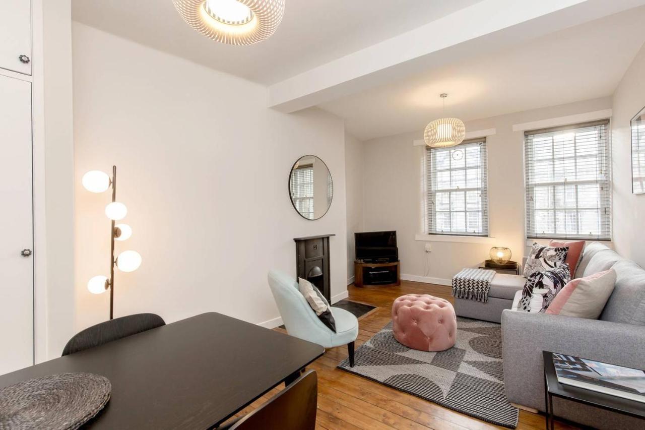 Altido Unique & Stylish Grassmarket Apt - Close To Castle เอดินบะระ ภายนอก รูปภาพ