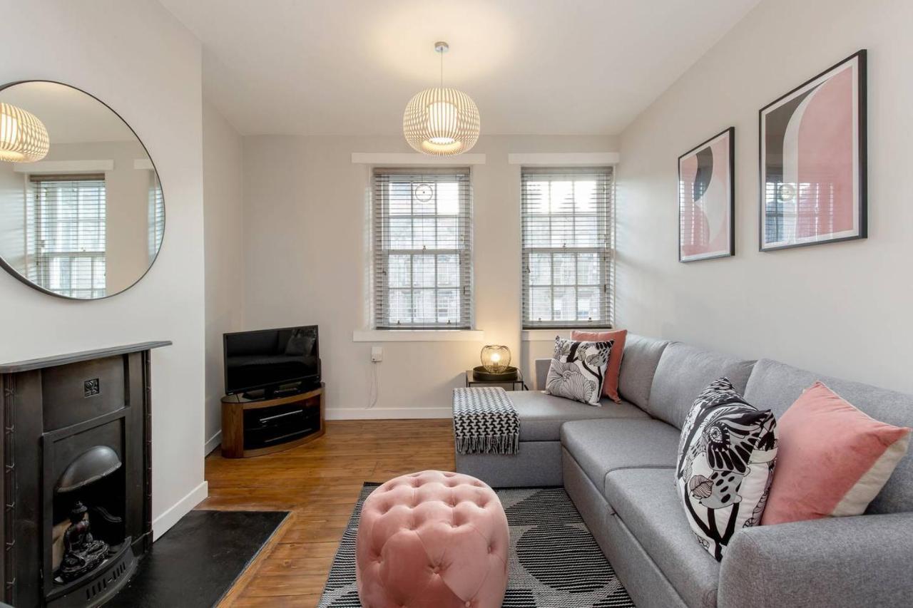 Altido Unique & Stylish Grassmarket Apt - Close To Castle เอดินบะระ ภายนอก รูปภาพ