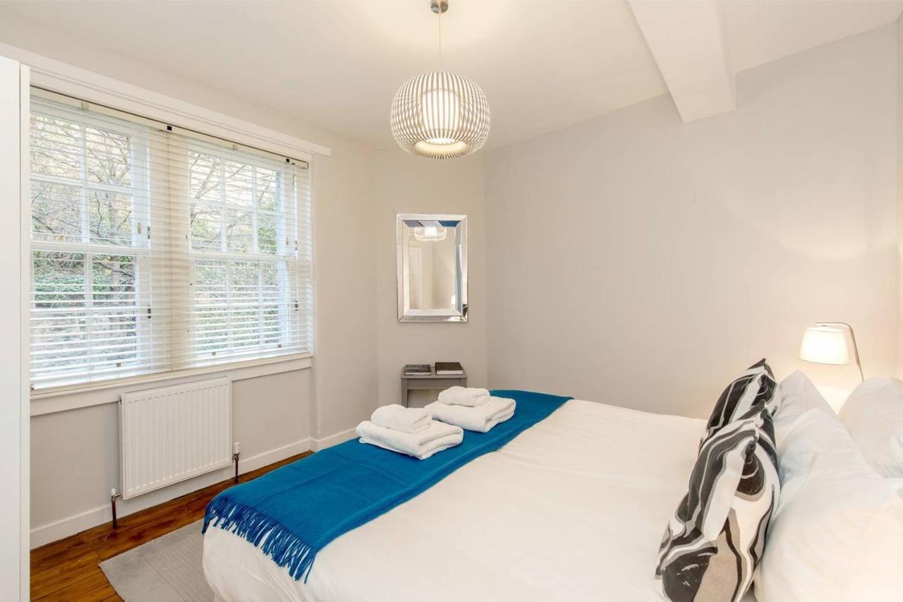 Altido Unique & Stylish Grassmarket Apt - Close To Castle เอดินบะระ ภายนอก รูปภาพ
