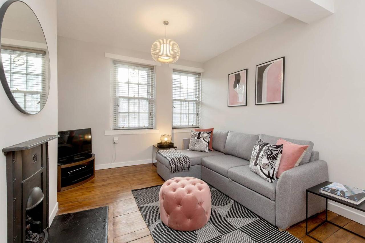 Altido Unique & Stylish Grassmarket Apt - Close To Castle เอดินบะระ ภายนอก รูปภาพ